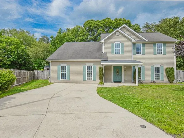2914 Chestnut Heights Rd, Winston Salem, NC 27107