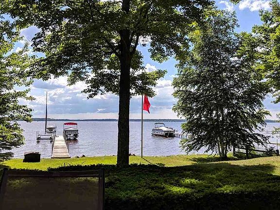 4th image of 709 E Lake Mitchell Dr
