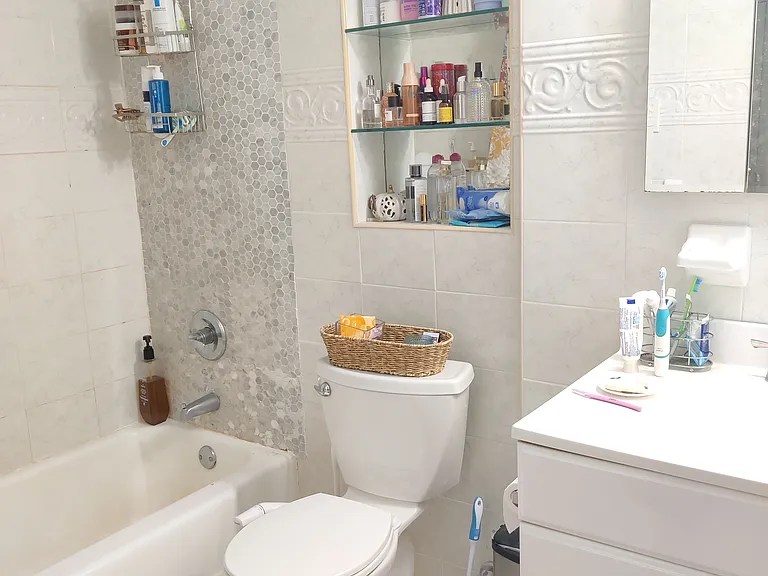321 E 48th St #8J — Photo 8