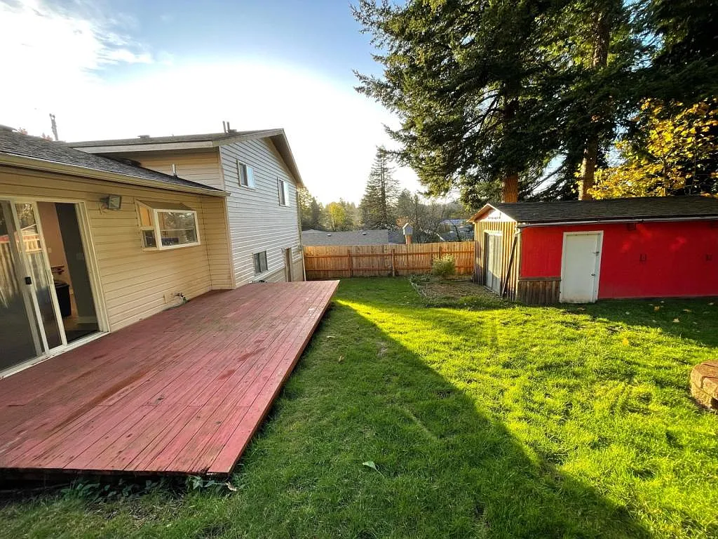1396 SE 18th St — Photo 3