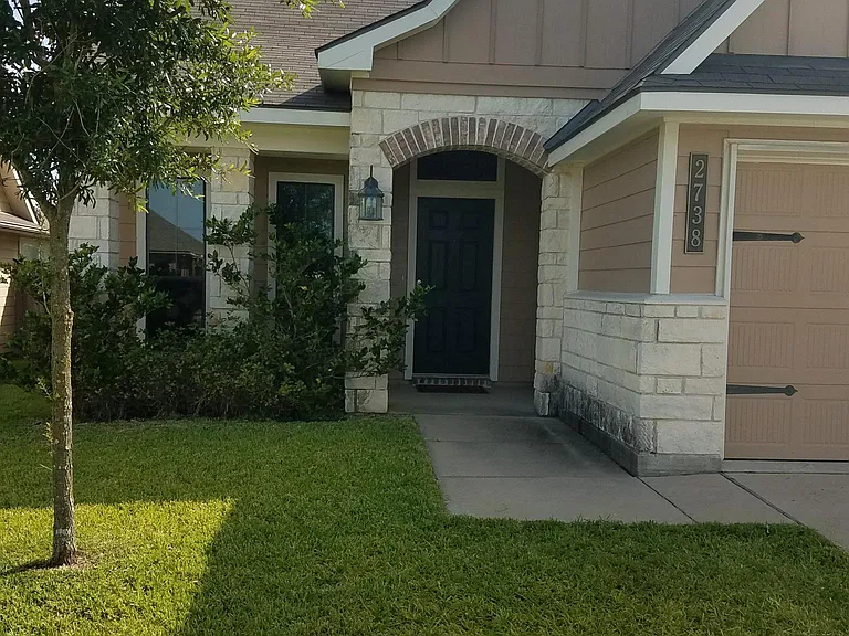 2738 Silver Oak Dr — Photo 2