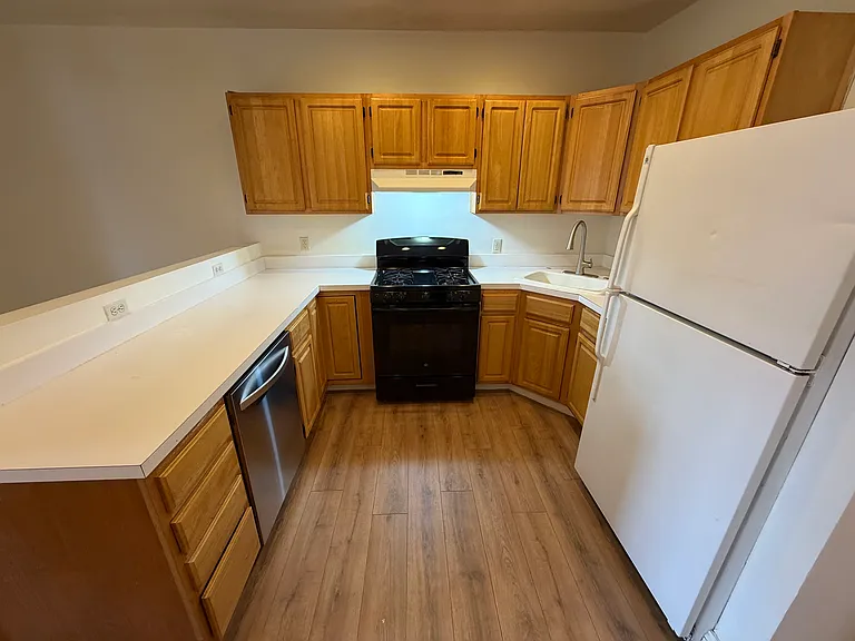 35 Adamson St #2 — Photo 4