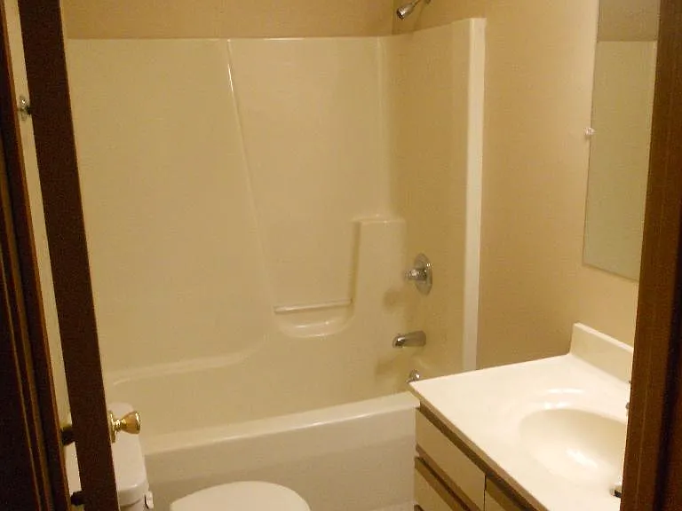 510 E Reeves St — Photo 18