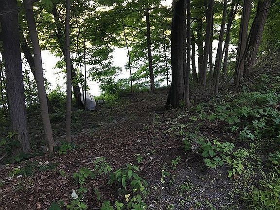 2nd image of 27 Lakeside Dr