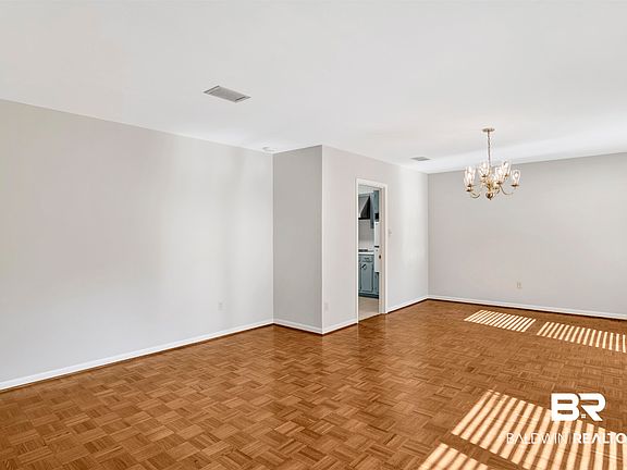 4th image of 5758 Fairwood Dr