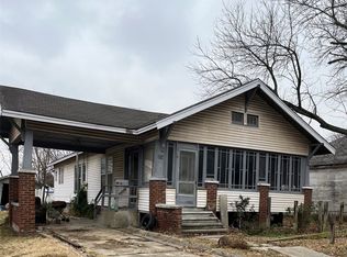 224 E 10th St, Pawhuska, OK 74056