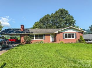 32 Tate St, Waynesville, NC 28786