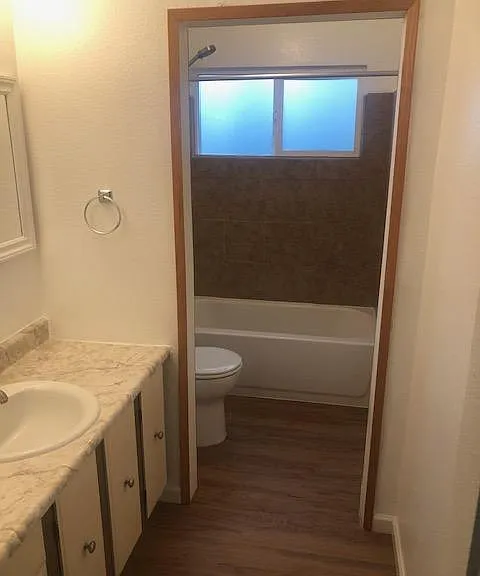 3338 Franklin Ave #1 — Photo 6