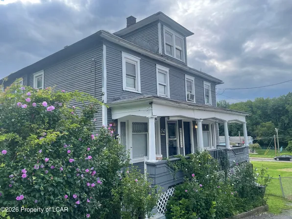 126 1/2 Oak St, Sugar Notch, PA 18706