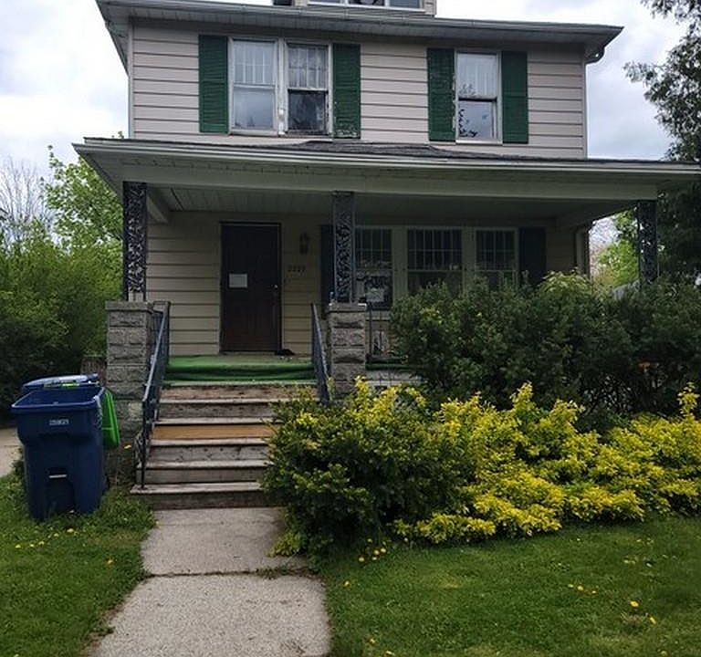 1st image of 2229 7th St