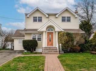 3305 4th Street, Oceanside, NY 11572