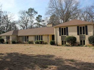 1403 Knoxville St, Fort Valley, GA 31030