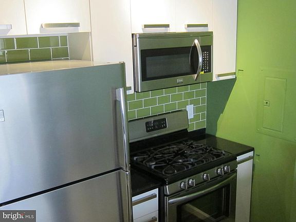 5th image of 922 24th St NW APT 703