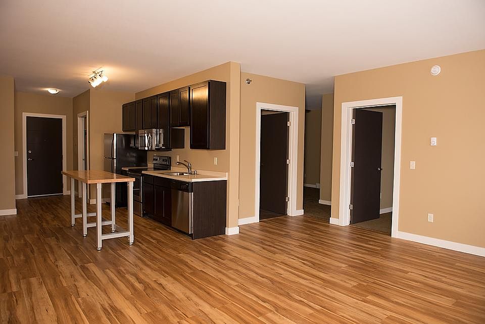 1st image of 711 Np Ave N APT 1401