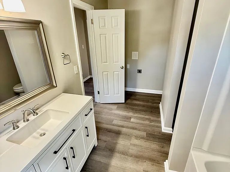 3910 Harwood St — Photo 1