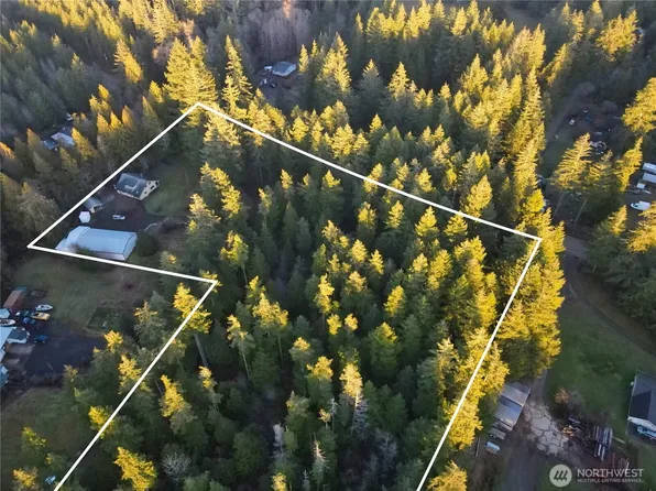 2070 W Cloquallum Road, Shelton, WA 98584