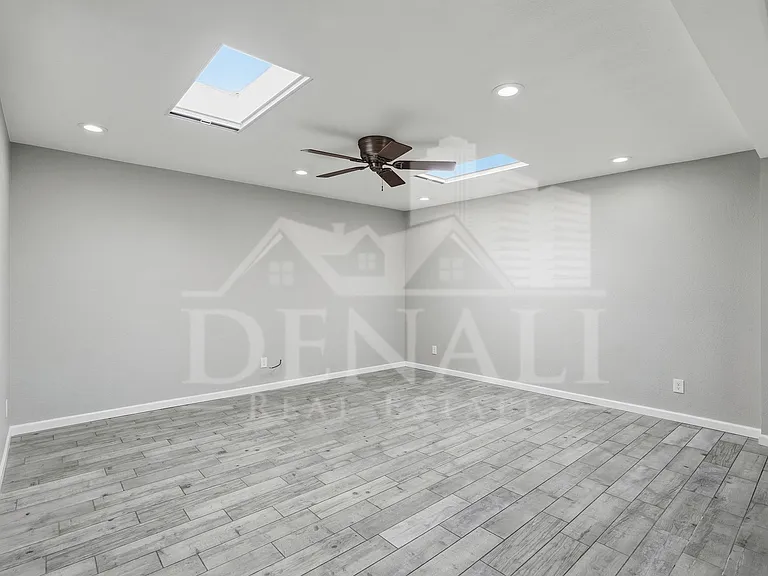 6491 N Lena Way — Photo 4