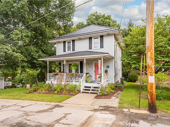 3rd image of 106 Arnold Ave