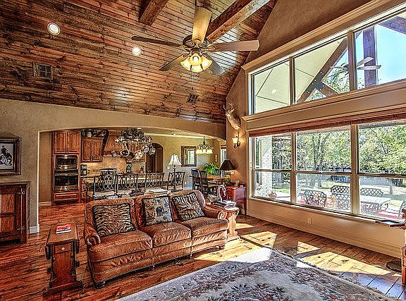 Family room to kitchen