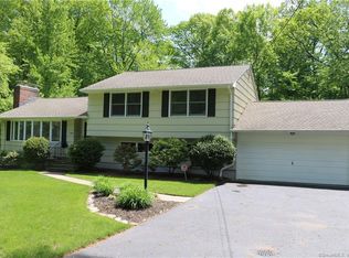 109 Blackhouse Rd, Trumbull, CT 06611