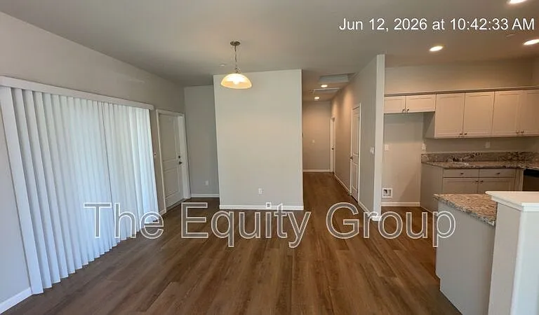 510 S Summit St #101 — Photo 4