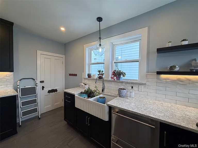 184 Highland Ave — Photo 14