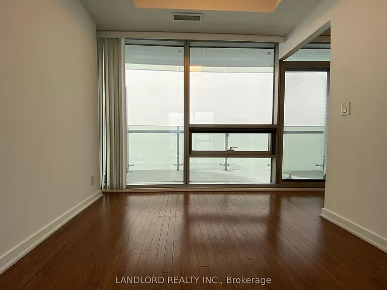14 York St #5209 — Photo 15