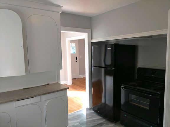 5th image of 236 E Fairview St