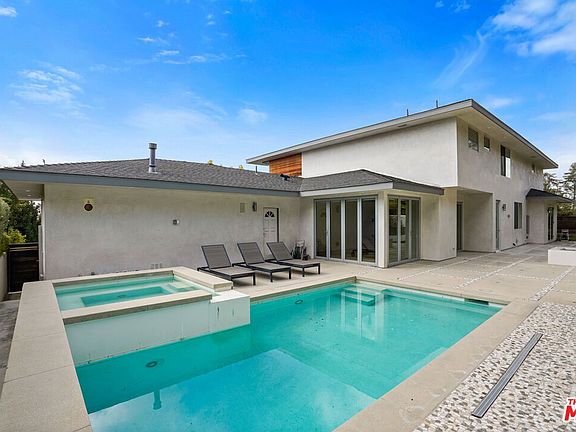 2nd image of 7927 Oceanus Dr