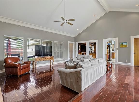 4th image of 2305 Dunwick Dr