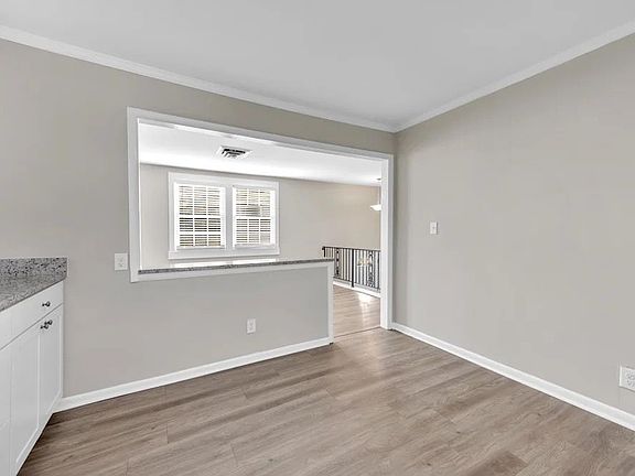 3rd image of 3322 Panorama Dr