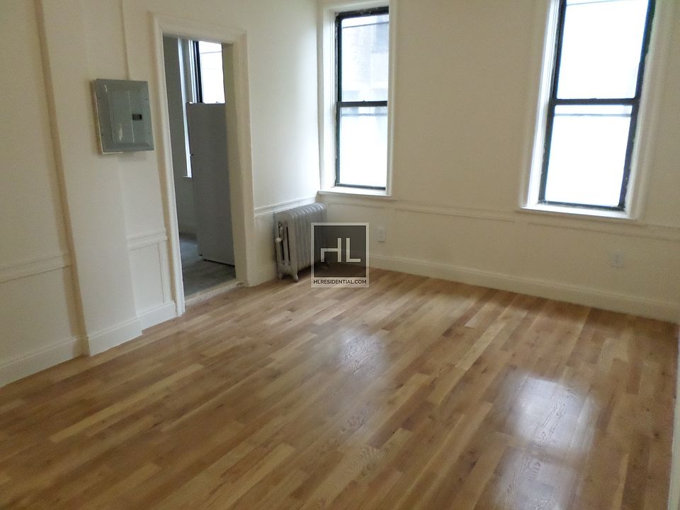1st image of 16324 89th Ave APT 4A