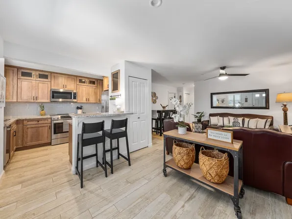 17 Jillian Ln APT 513, Lahaina, HI 96761