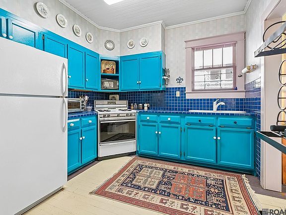 5th image of 2132 Oleander St