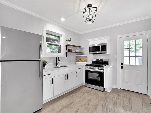 2nd image of 1606 Avenue L #1