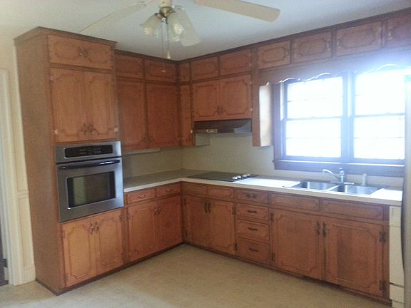 2nd image of 2301 Stallings Dr
