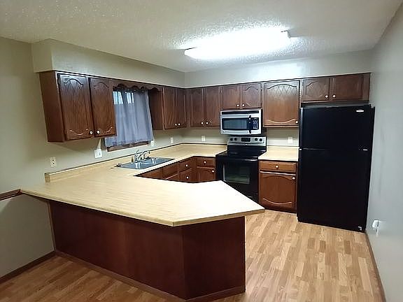 5th image of 1808 N Grandview Ln