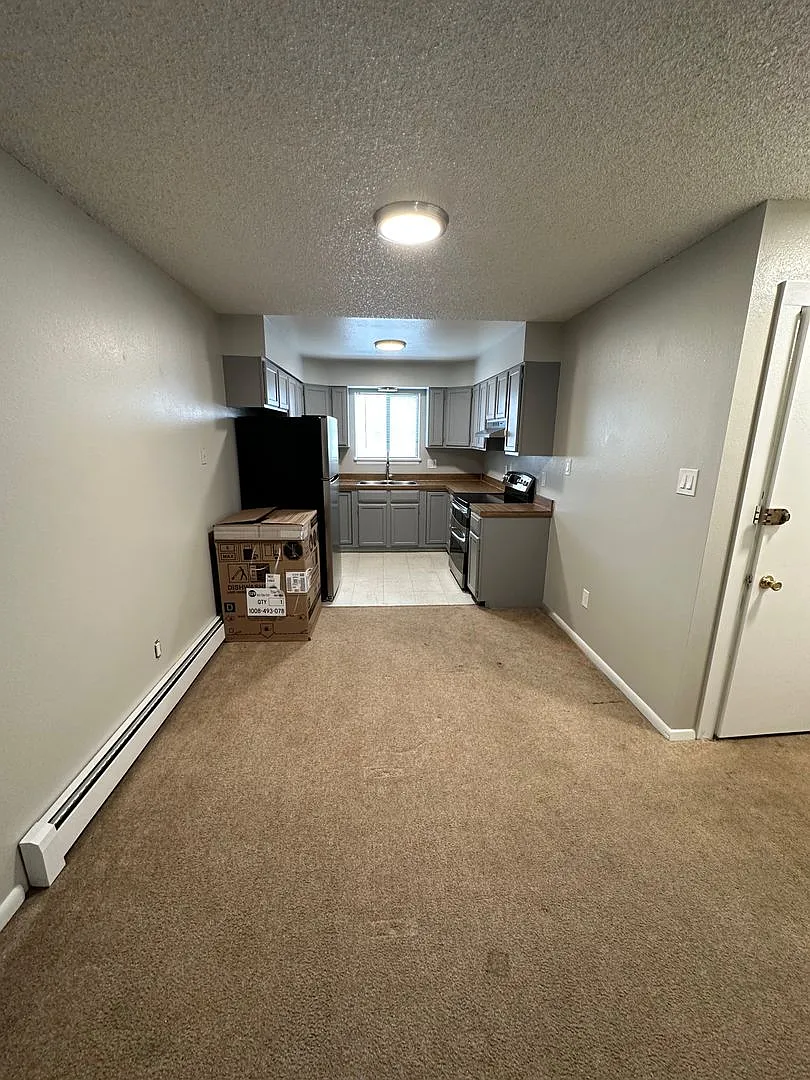 Regency Apartments 4809 — Photo 1