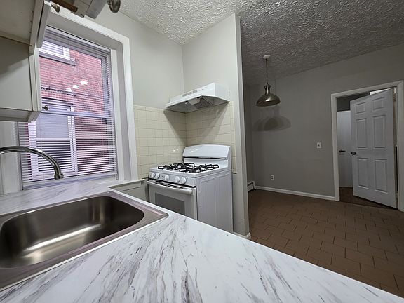 2nd image of 191 Wooster St #B11