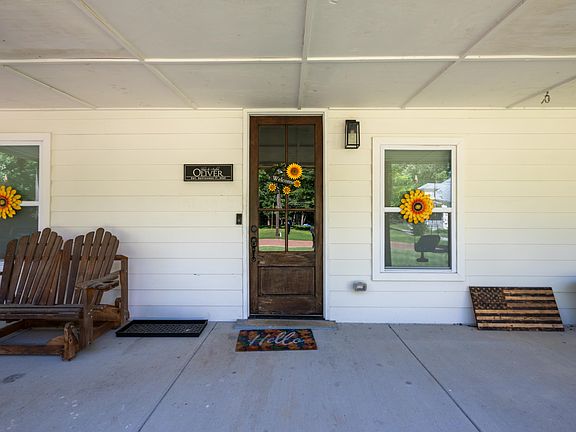 3rd image of 150 Murrell St