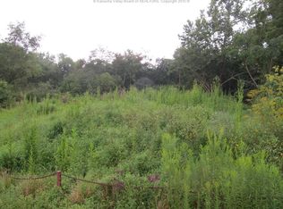 2 River Hills Rd, Poca, WV 25159