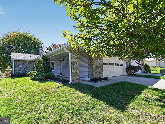 4th image of 3530 Fitzhugh Ln #53-A