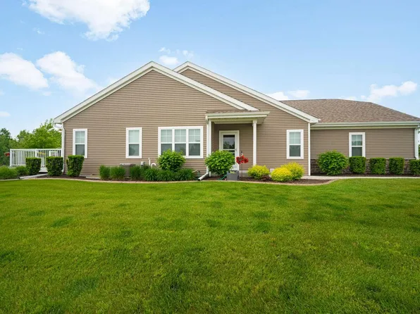 2701 Esker DRIVE, West Bend, WI 53095