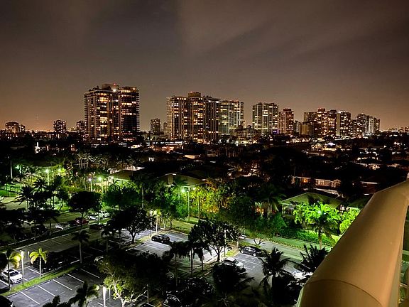 5th image of 19370 Collins Avenue #914
