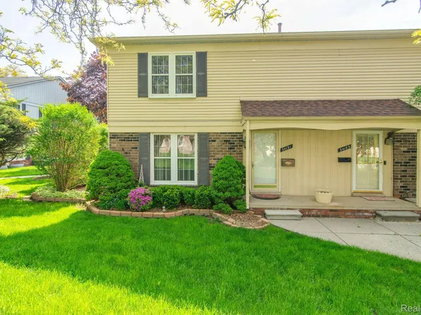 34191 Garfield Cir, Fraser, MI 48026