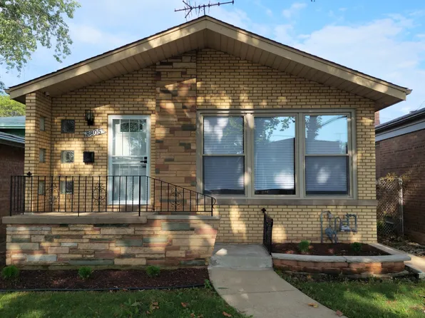 8805 S Cornell Ave, Chicago, IL 60617