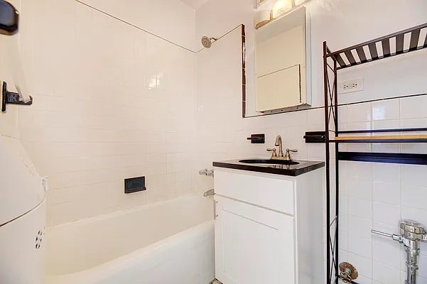 Rented by REAL New York | media 35