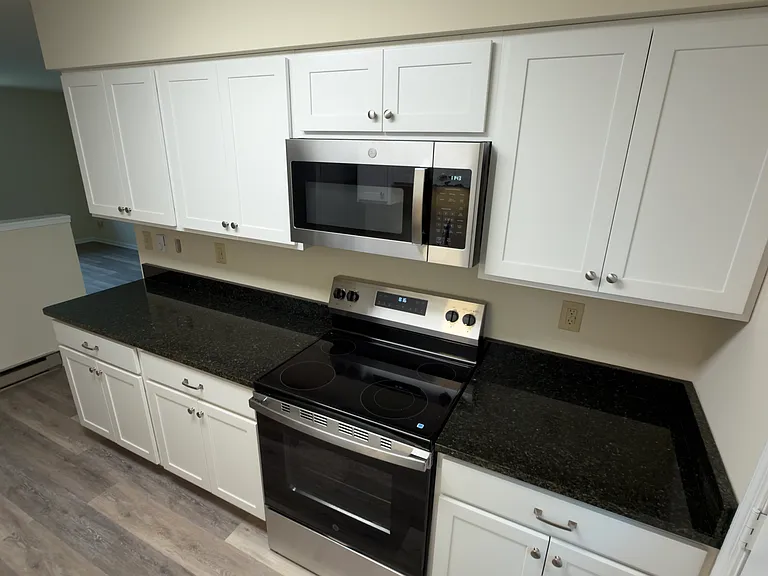 303 Green St #2 — Photo 18