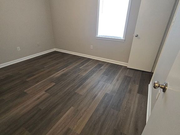 4th image of 104 Beall St APT 1