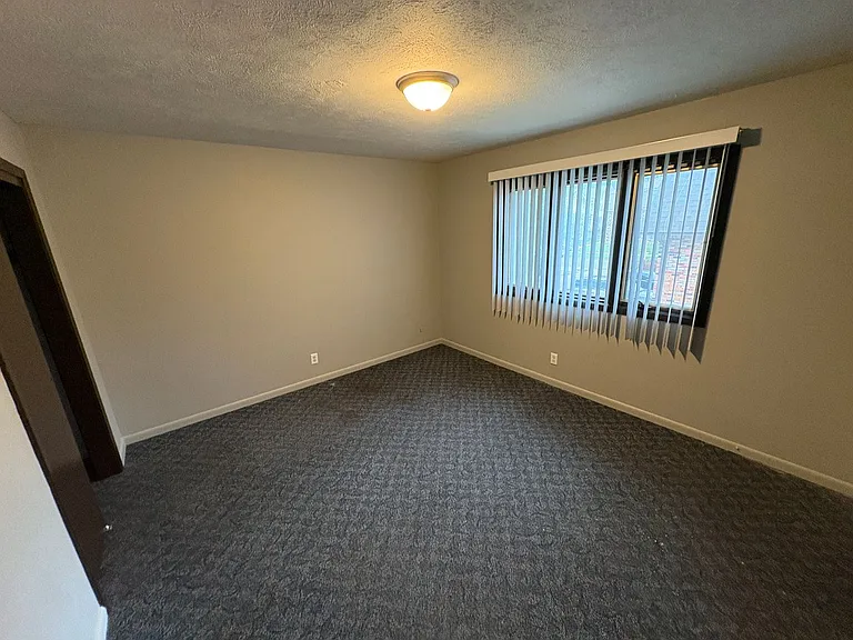 1527 S. 20th — Photo 23
